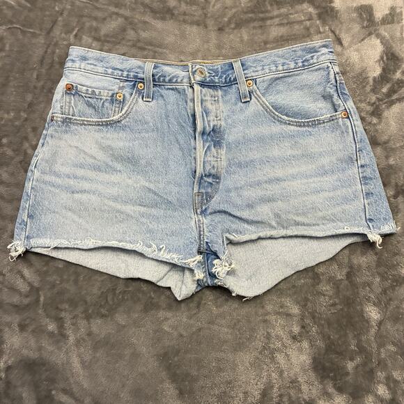 Vintage Levis 501 Jeans Shorts Womens Sz.32 Blue Button Fly Raw Hem Daisy Dukes - Picture 1 of 9